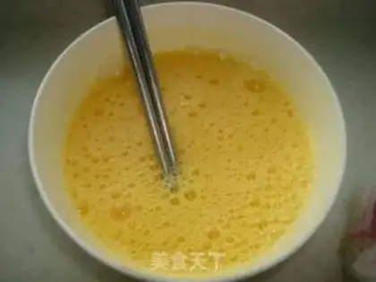 Make Scrambled eggs with shallot step 3