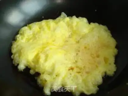 Make Scrambled eggs with shallot step 4
