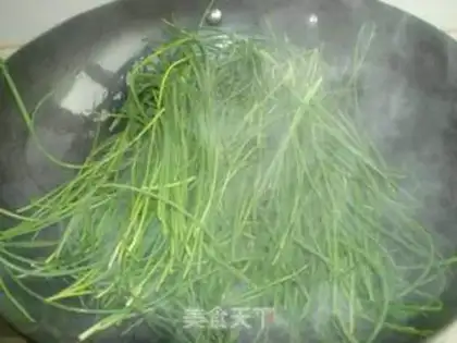 Make Scrambled eggs with shallot step 5