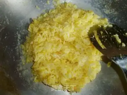 Make golden fried rice step 3
