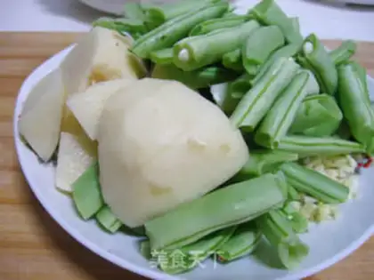 Make Stewed potatoes with eggplant step 2