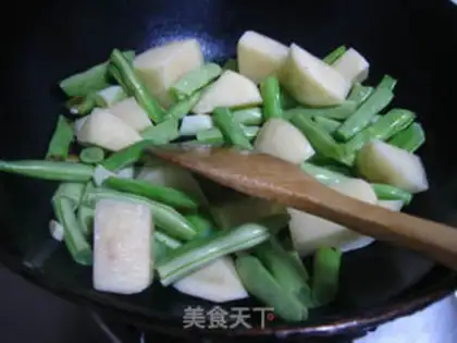 Make Stewed potatoes with eggplant step 3