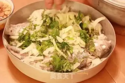 Make Steamed fish with lemon from Myanmar step 3