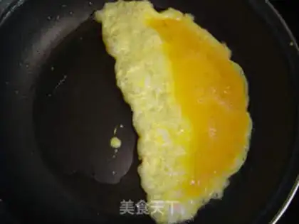 Make Noodles with tomato egg sauce step 5