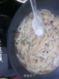 Make Noodles with abalone sauce and onion flavor step 9
