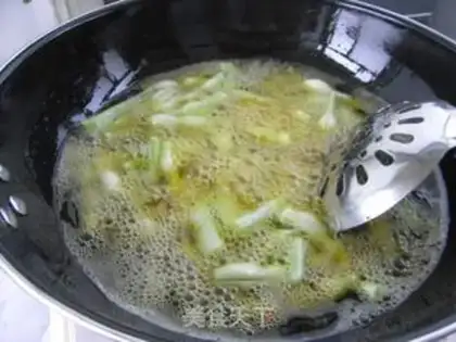 Make Dried green beans step 1