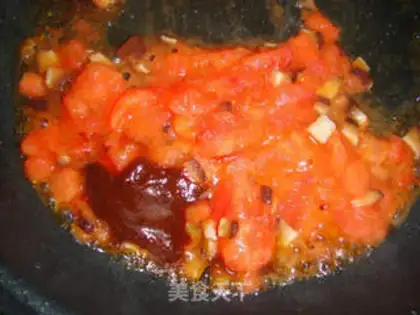 Make Noodles with tomato egg sauce step 8