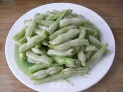 Make Dried green beans step 2