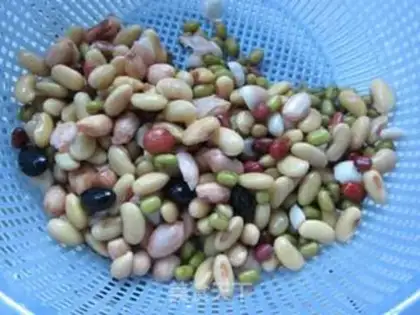Make Coix seed grains soybean milk step 3