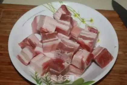 Make braised pork step 0