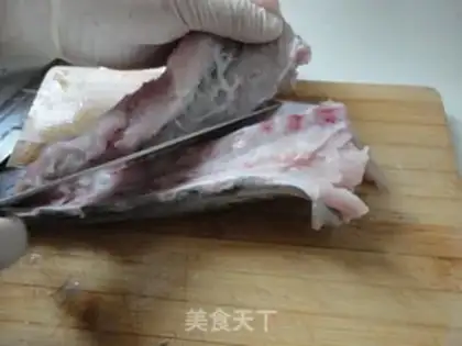 Make Spanish mackerel pot sticker step 0