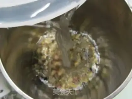 Make Coix seed grains soybean milk step 4