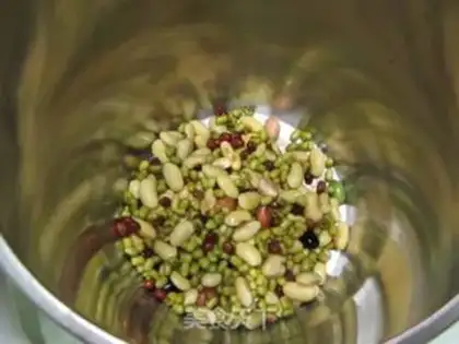 Make Coix seed grains soybean milk step 6