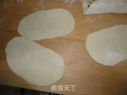 Make Spanish mackerel pot sticker step 6