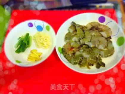 Make stir-fried prawns with garlic step 0