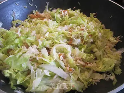 Make Fried rice with eggs, shrimps and lettuce step 8