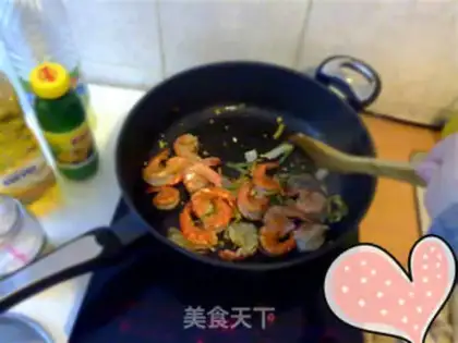 Make stir-fried prawns with garlic step 1