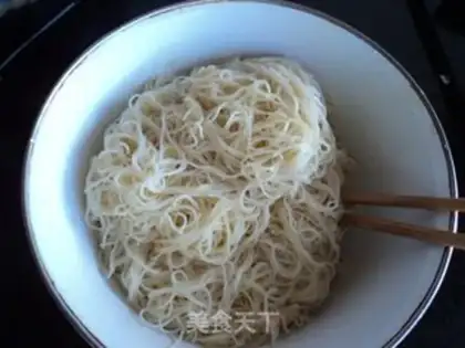 Make stir-fried rice noodles step 2