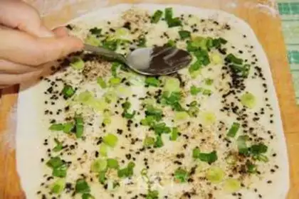 Make chopped green onion pancakes step 5