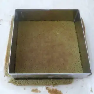 Make Matcha honey bean mousse cake step 5