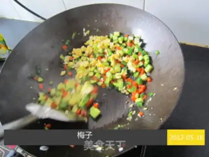 Make Colorful egg fried rice step 8