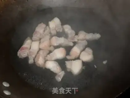 Make braised pork and potato step 3