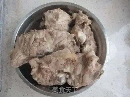 Make Stewed cabbage with spine step 3