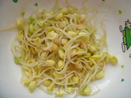 Make Soybean sprout cold vermicelli step 2