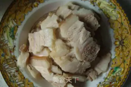 Make Small bamboo shoots twice-cooked pork step 4