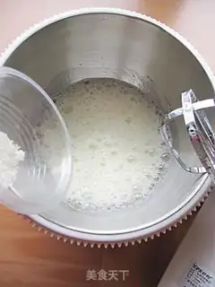 Make Chocolate decorated cake step 4