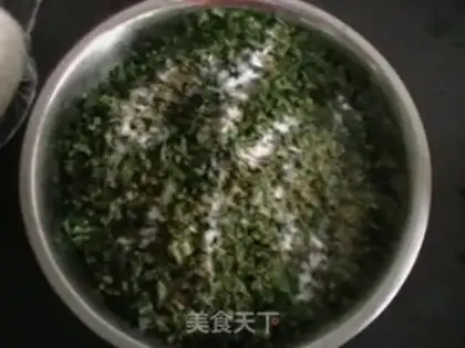 Make Wild vegetable steamed buns step 5