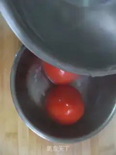 Make Hand-rolled noodles with tomato and egg step 1