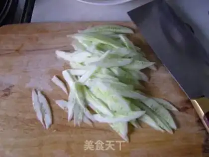 Make Small bamboo shoots twice-cooked pork step 7