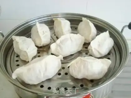 Make Thin skinned steamed buns step 5