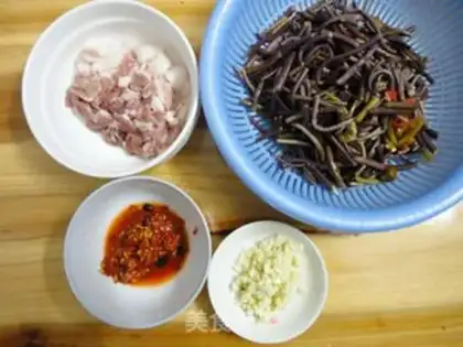 Make stir-fried pork with bracken step 0