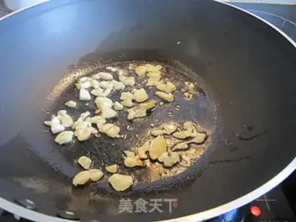 Make stir-fried tomato leaves with garlic step 3
