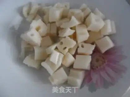 Make assorted diced lotus root step 0
