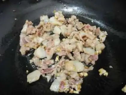 Make stir-fried pork with bracken step 3