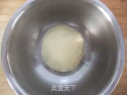Make Small snail bread step 2