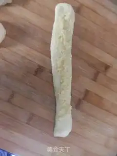 Make Small snail bread step 5