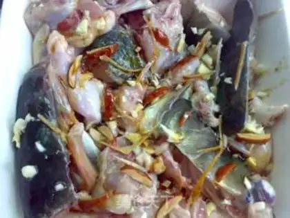 Make Steamed chicken with fish head step 4
