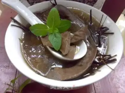 Make Chicken bone grass and Ganoderma lucidum detoxification soup step 5