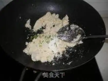 Make stir-fried bean dregs with shallot step 3