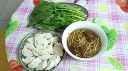 Make Stewed dumplings with day lily and mushroom step 1