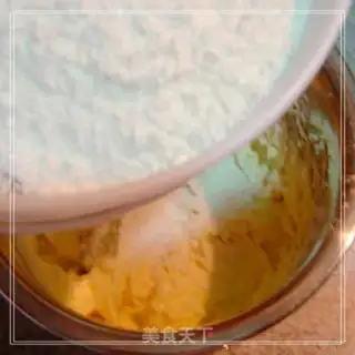 Make Caramel peanut crisp step 4