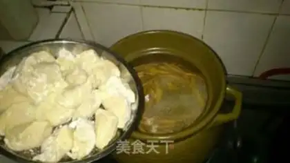 Make Stewed dumplings with day lily and mushroom step 6