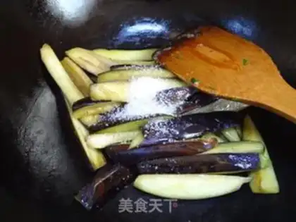 Make Fish-flavored eggplant strips step 4