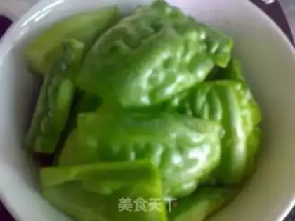 Make Qiaozhou stir-fried beef with large scallion step 2