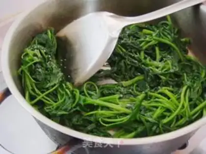 Make Chinese cabbage with garlic step 4