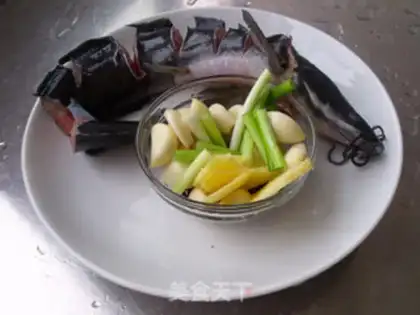 Make Stewed tofu with catfish step 2